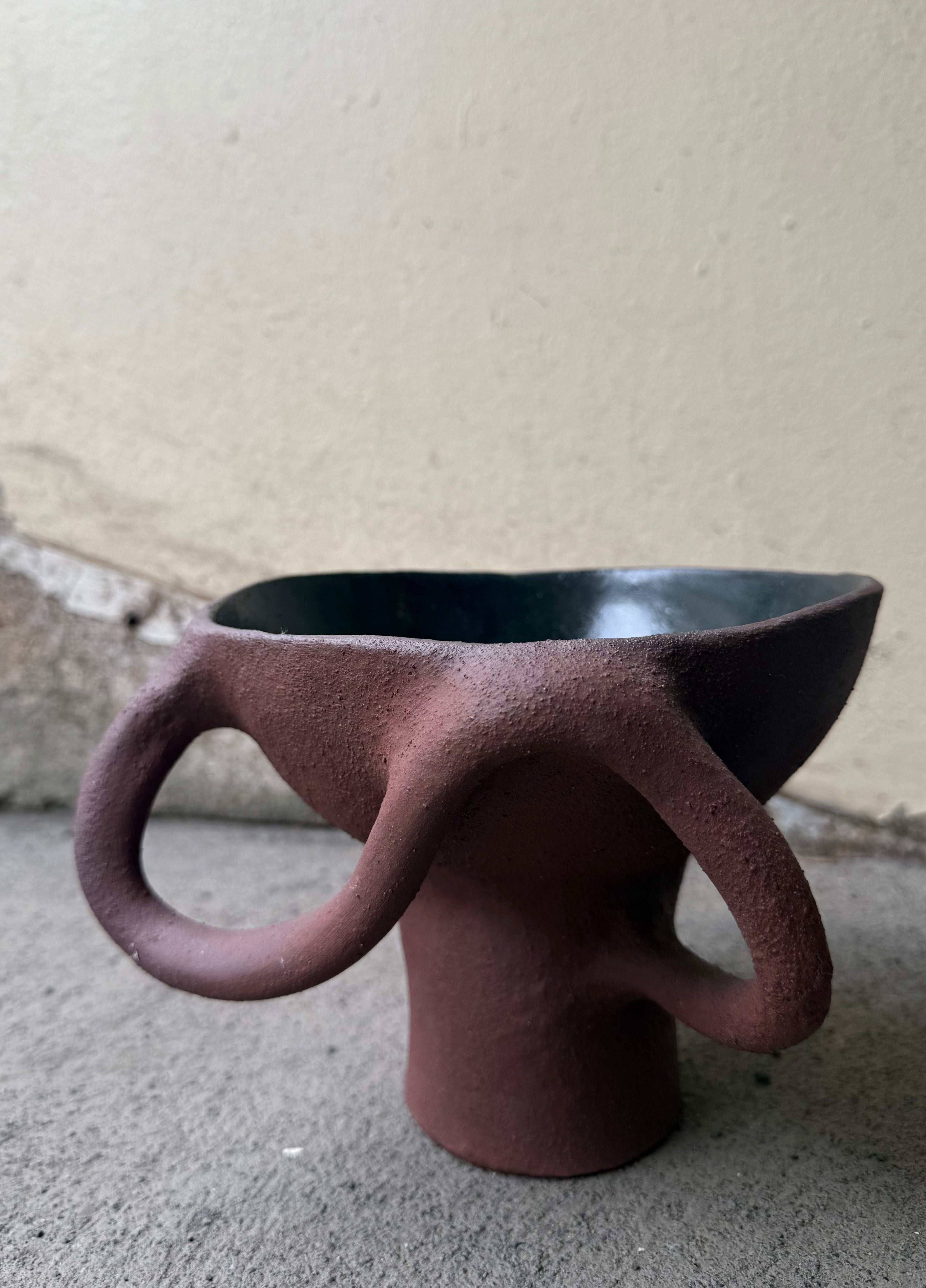 Pedestal bowl