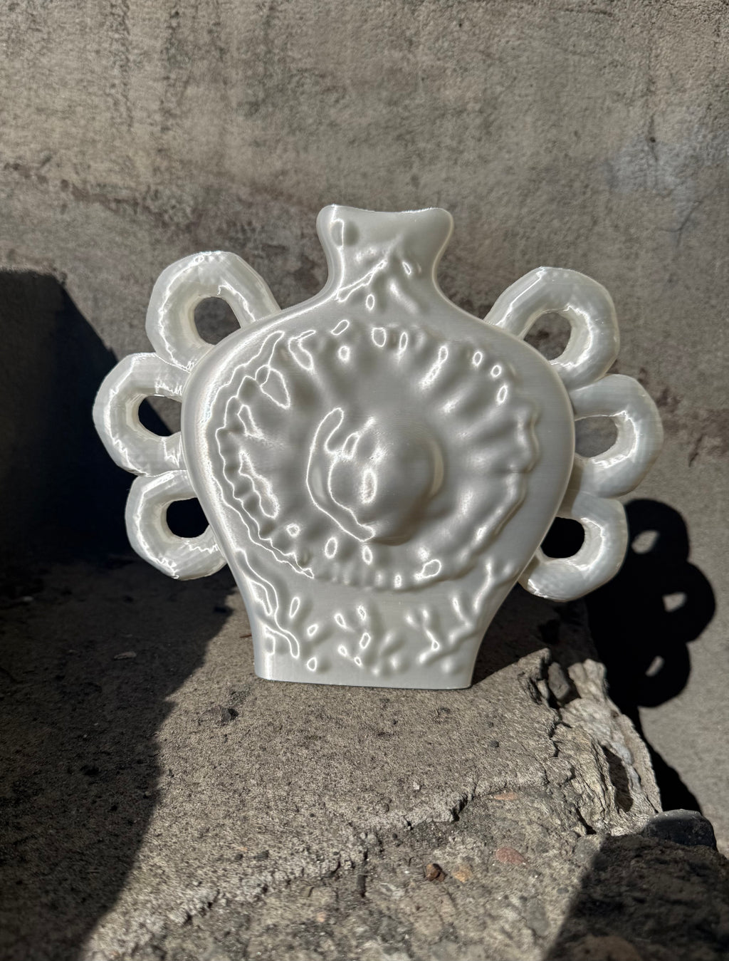 Mother pearl vase