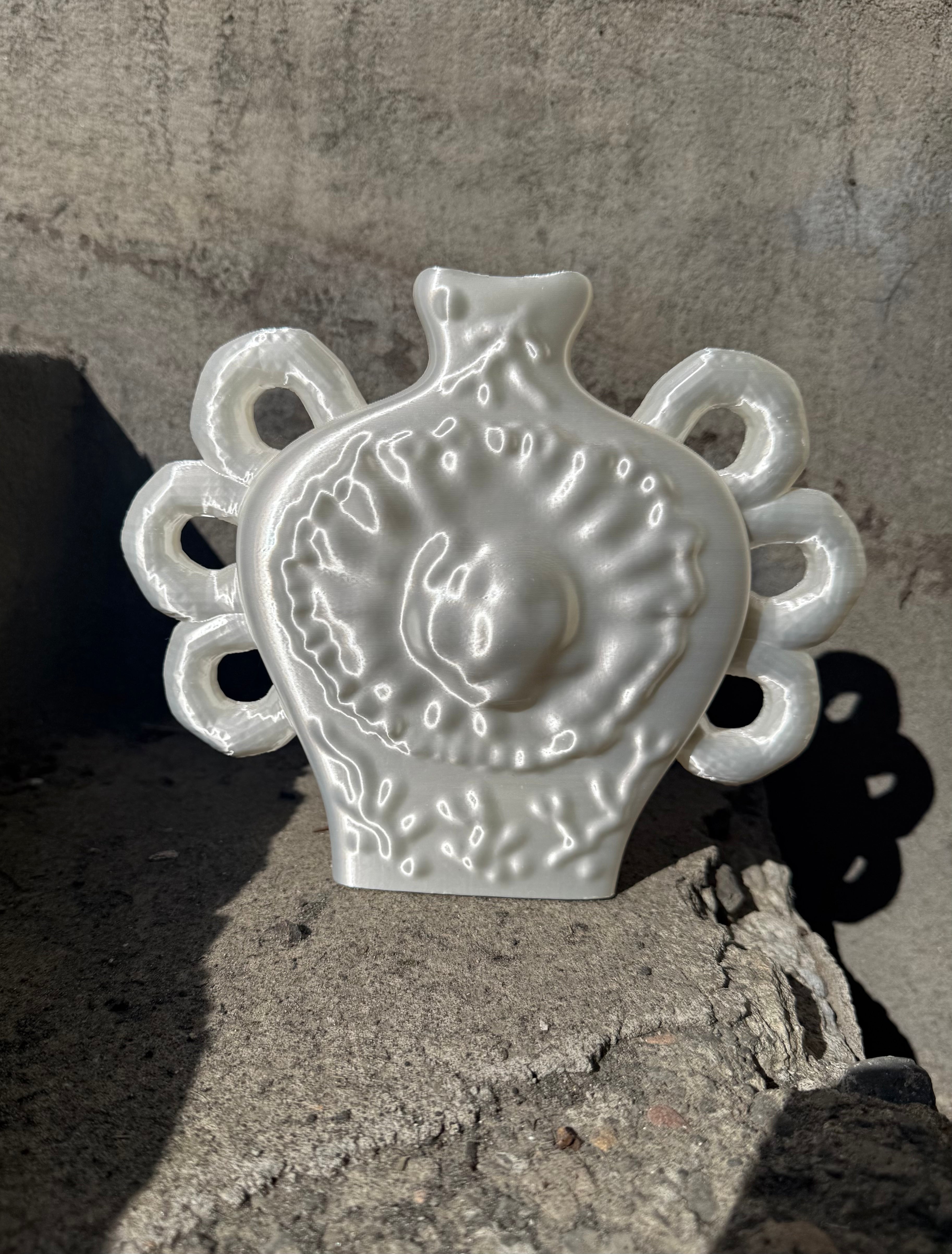 Mother pearl vase