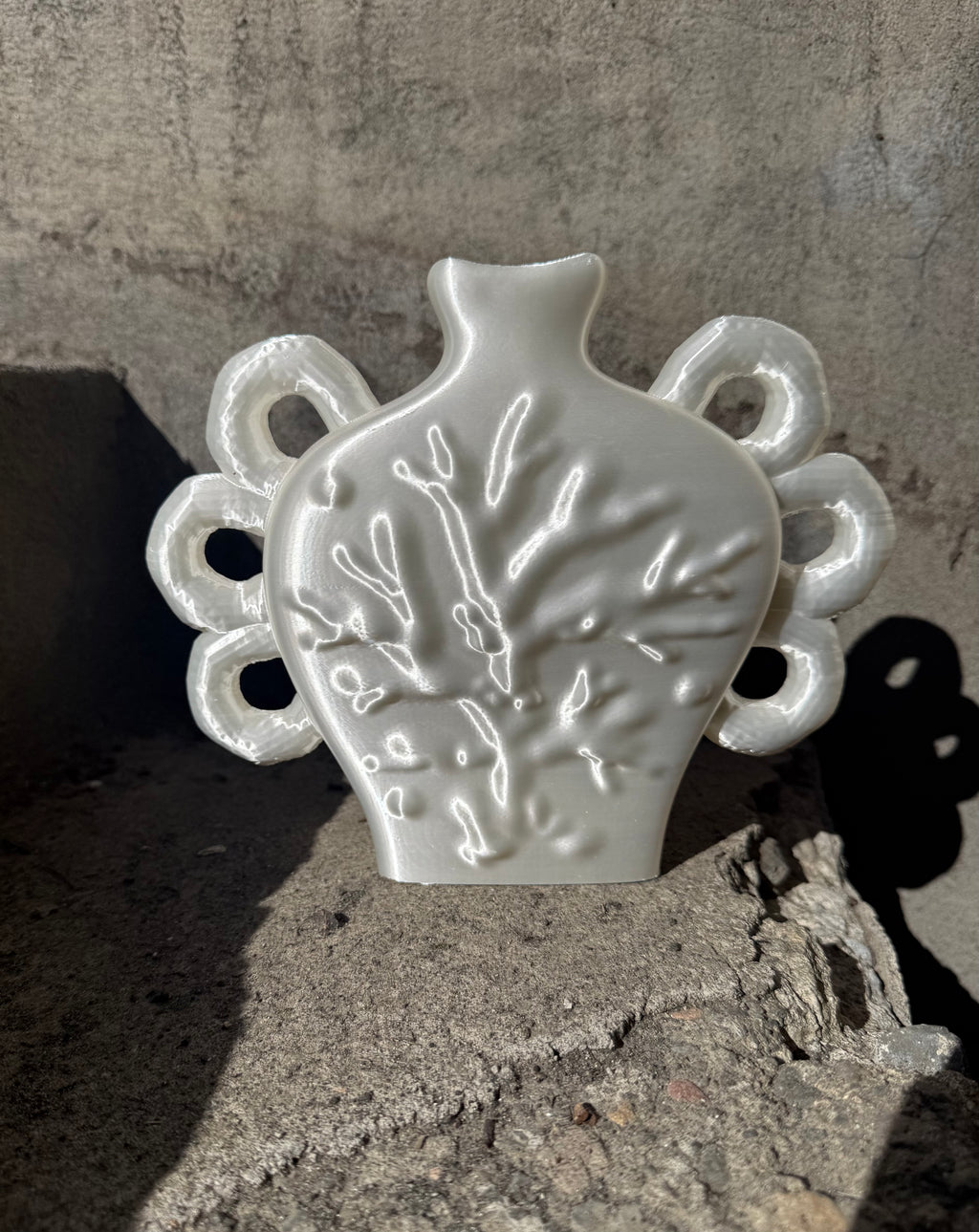 Mother pearl vase