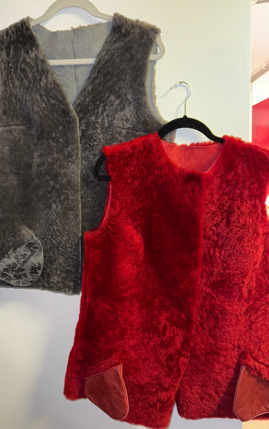 Red sherling vest