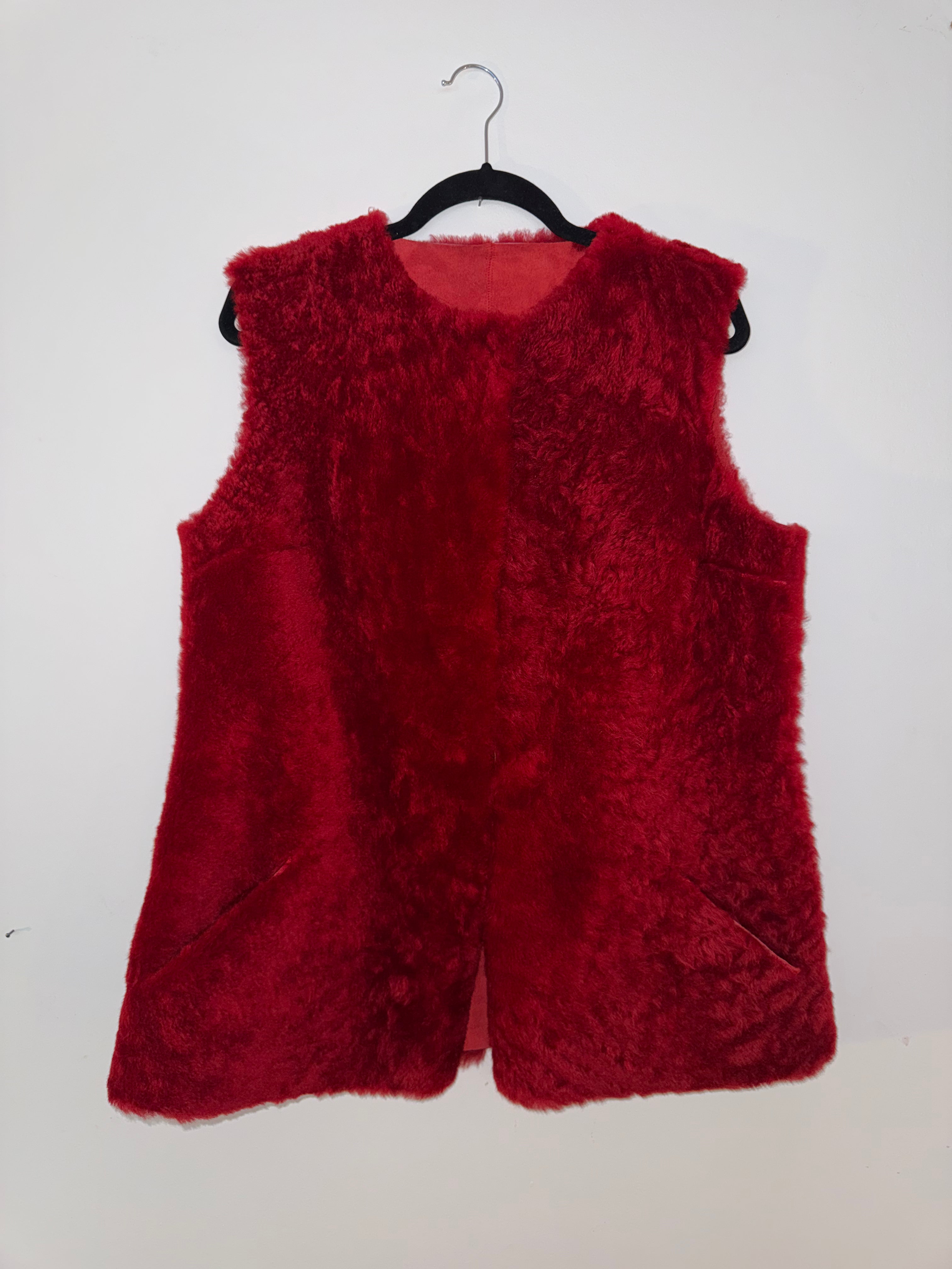 Red sherling vest