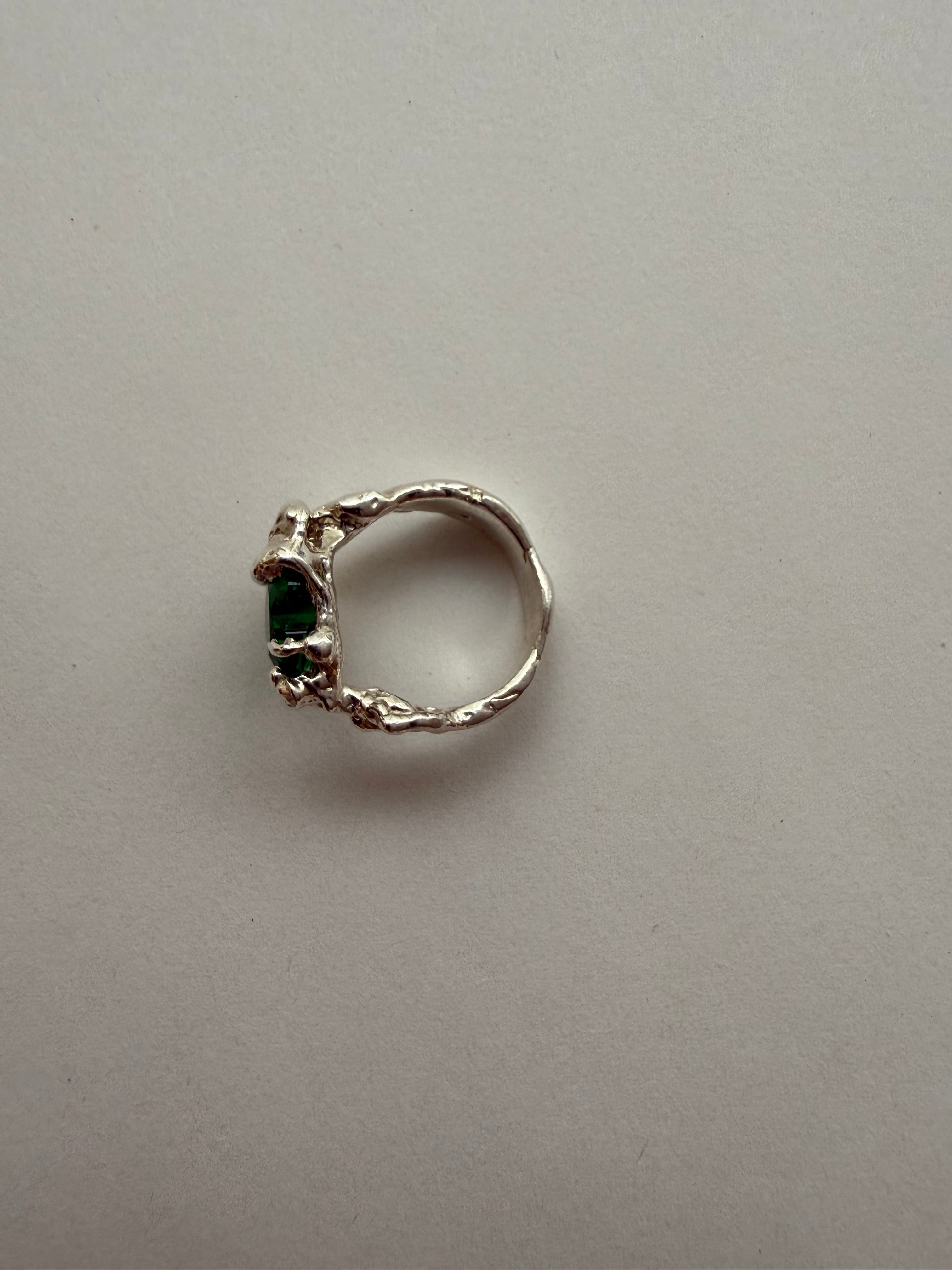 Heart ring emerald green