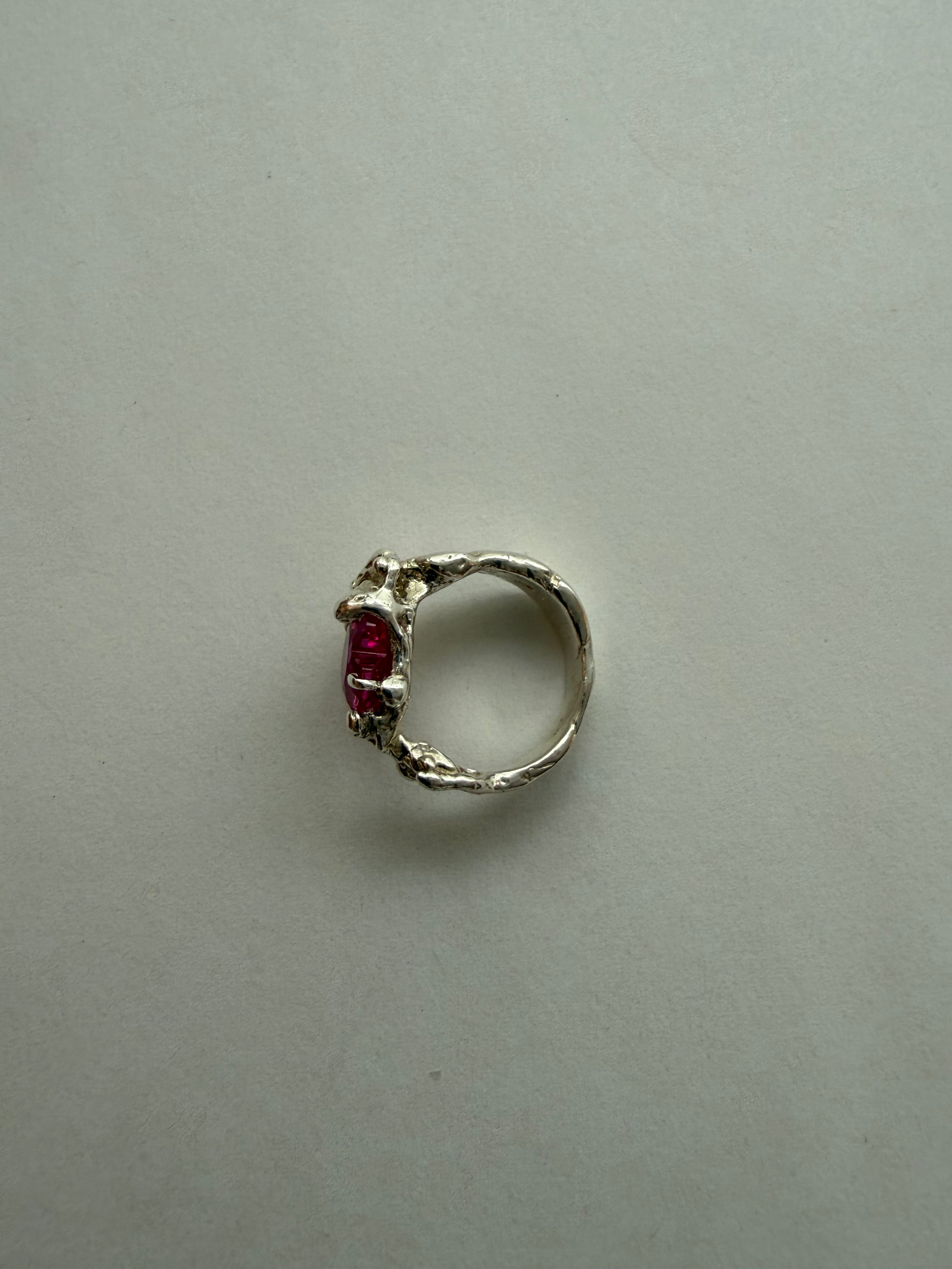 Heart ring pink