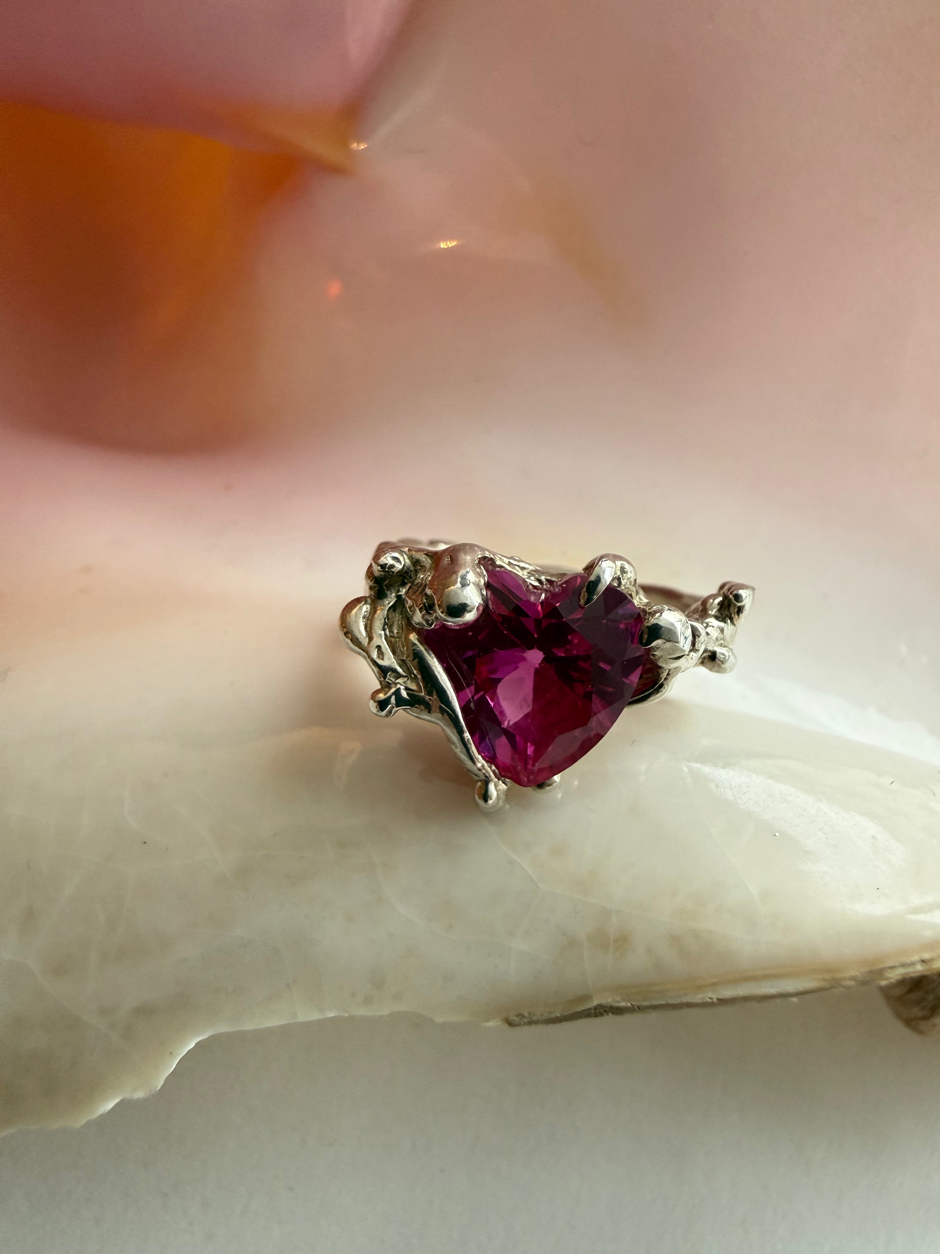 Heart ring pink