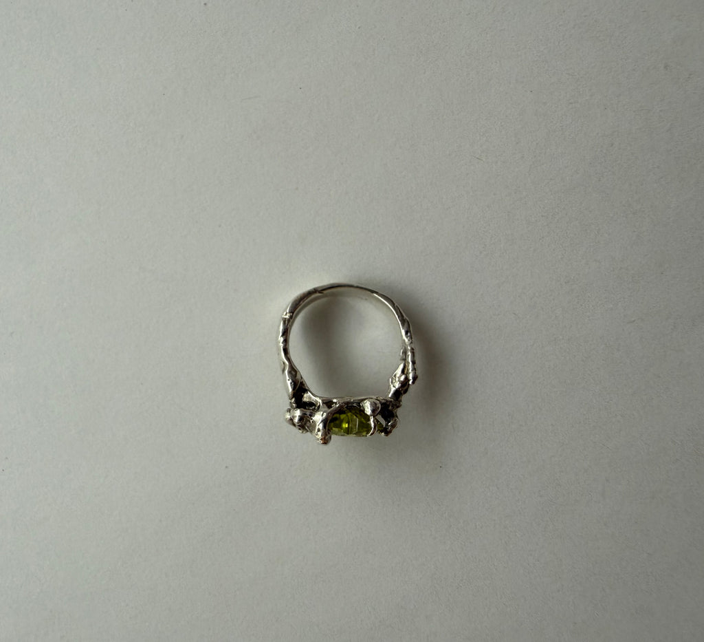 Heart ring peridot green