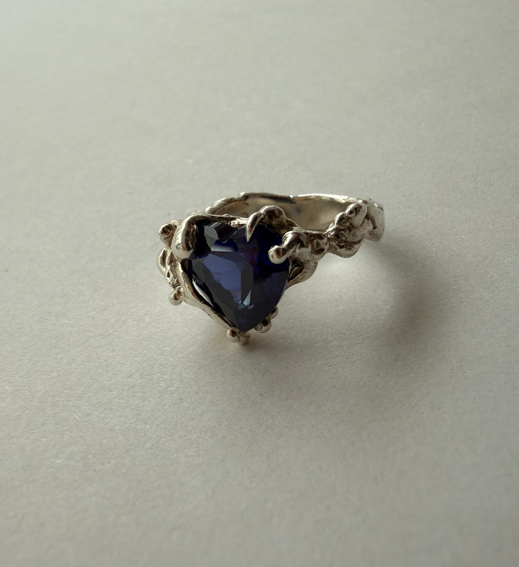 Heart ring dark blue