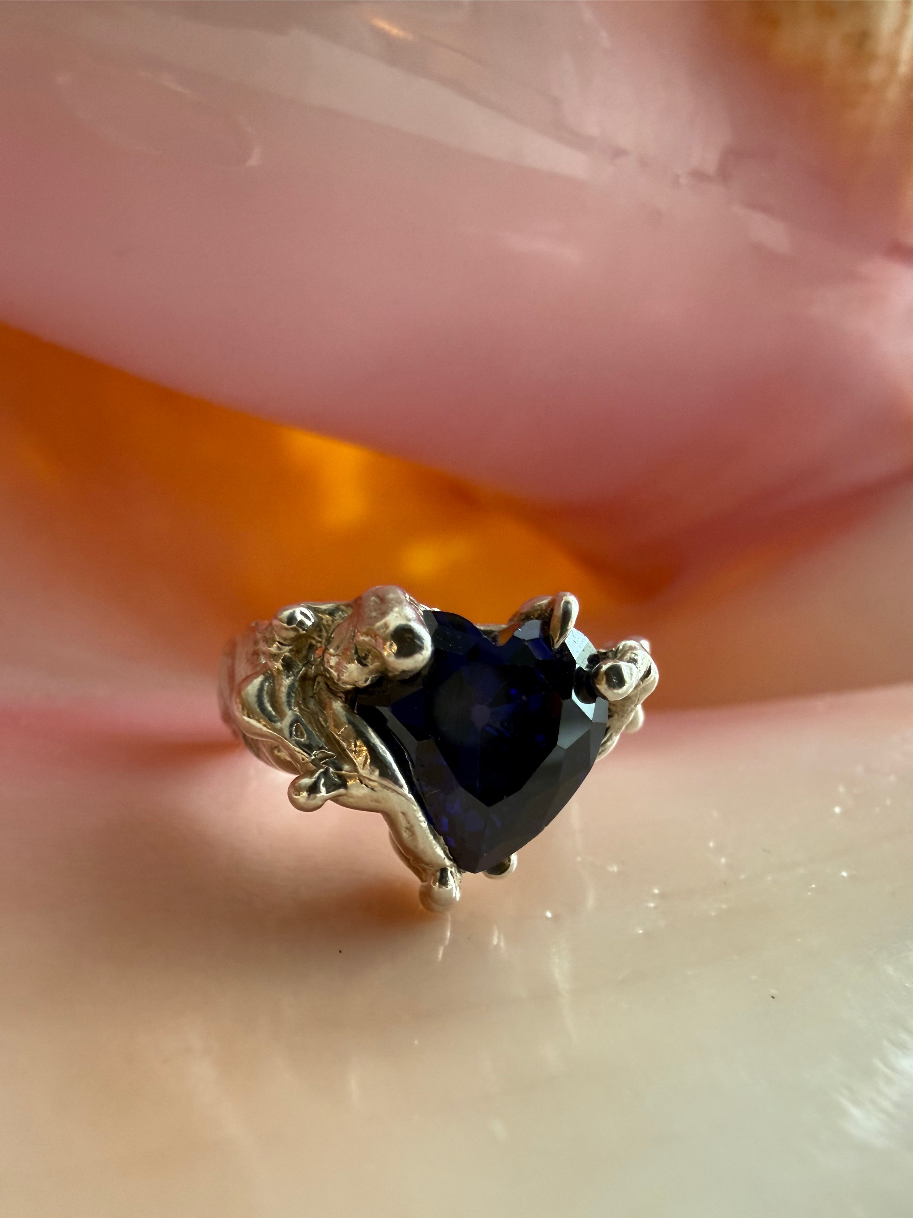 Heart ring dark blue