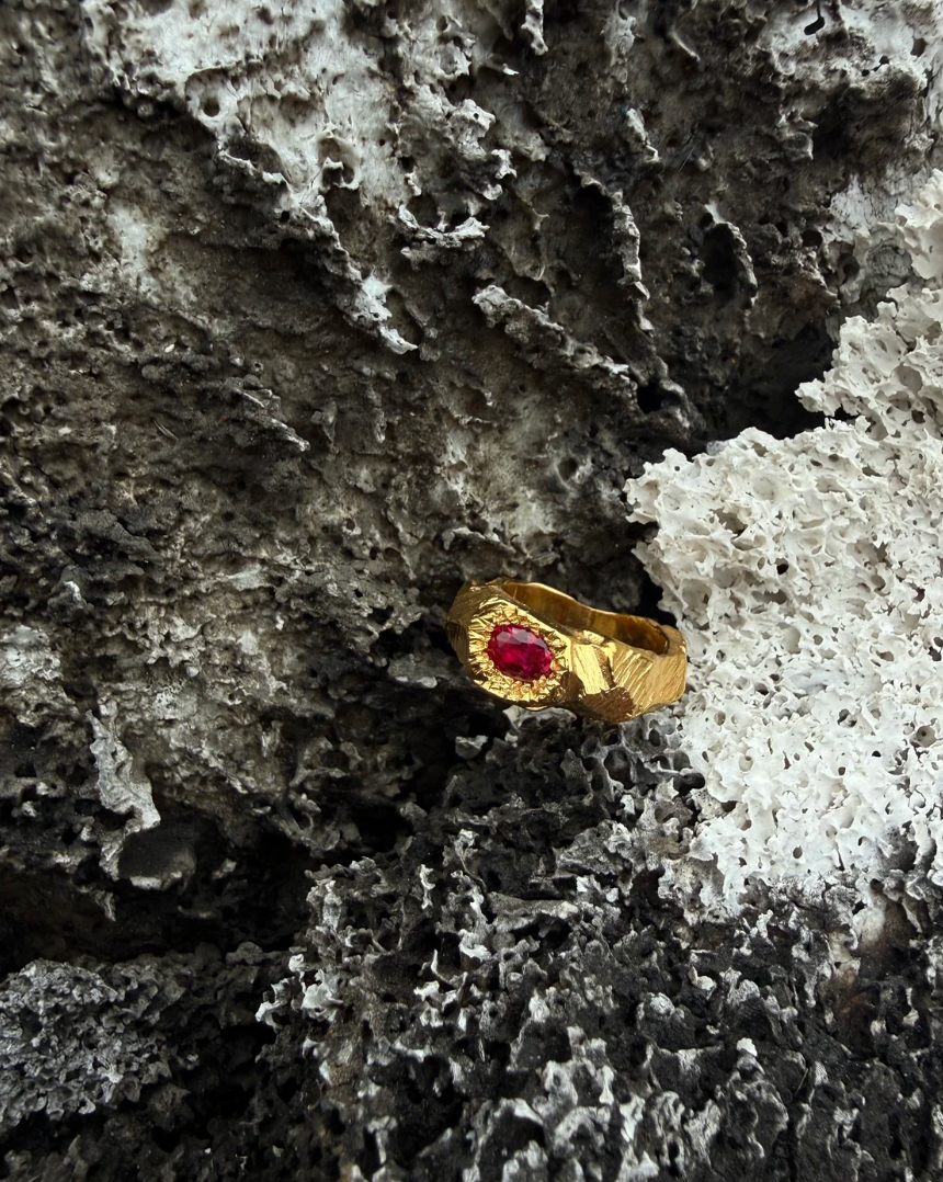 EYJA ring RUBY